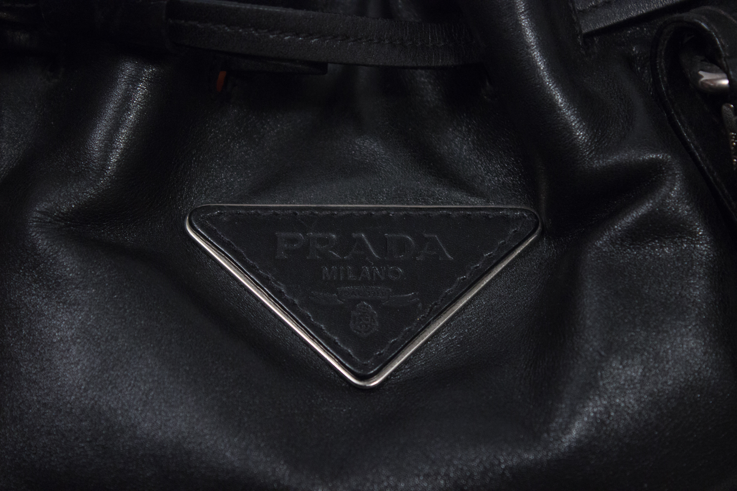Trésor de femme Prada sac noir cuir GM 3