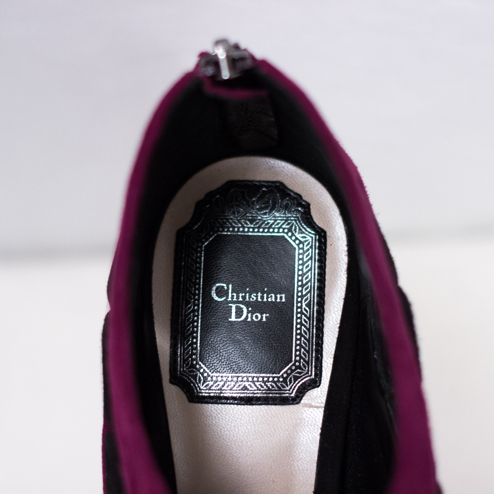 Trésor de femme Christian Dior Bottines en daim noir et violette